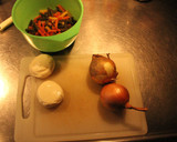 Foto del paso 2 de la receta: Fusilis encebollados, a pestados y tricolores