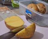 Foto langkah ke 1 dari resep Potato Wedges.
