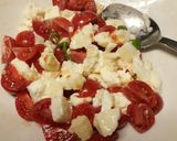 A picture of step 1 of Cannelloni di pane alla caprese.