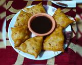 A picture of step 3 of Aloo samosa.