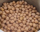 A picture of step 2 of Jain Chole Bhature.