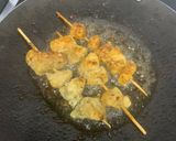 A picture of step 4 of Tawa Chicken Chathak boti.