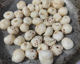 होली स्पेशल हेल्दी मखाना दही बड़ा रेसिपी चरण 1 फोटो