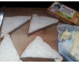 A picture of step 1 of Omelette Sandwich.