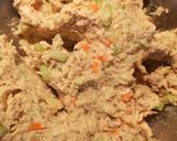 A picture of step 1 of Garlicky Salmon burger.