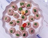 A picture of step 7 of Dim sim.