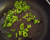 Foto del paso 3 de la receta: Espaguetis con sobras de pollo  receta de aprovechamiento