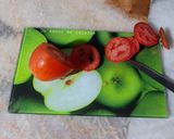 Une image de l'étape 1 de Tranches de tomates au thon et à l'huile d'olive 🍅🐟🌱.