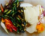 Foto langkah ke 2 dari resep Oseng oseng kikil sapi.