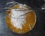 Foto del paso 2 de la receta: Pollo relleno con salchichas y empanado especial