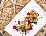 Foto del passaggio 6 della ricetta Cubotti di salmone, mayo al lampone e corallo
