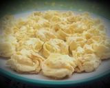 Foto langkah ke 6 dari resep Kue Sagu Keju.
