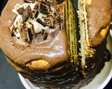 A picture of step 5 of Mcvities digestive chocolate fondant tower cake.