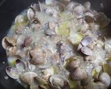 Foto del paso 3 de la receta: Almejas al vino blanco
