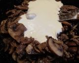 Foto langkah ke 4 dari resep 74. Beef Stroganoff.
