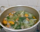 Foto langkah ke 5 dari resep Sop sayur pentol.