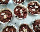 Foto langkah ke 4 dari resep Banana Choco Muffins.