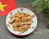 Hình bước làm 3 của món Thịt rang hành đơn giản