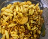 A picture of step 3 of Bhelpuri.