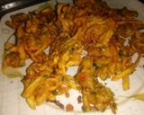 A picture of step 5 of Chips pakoray.