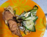Foto del paso 4 de la receta: Rape en cama de cebolla y calabacín con costra de mayonesa