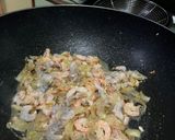 Foto langkah ke 3 dari resep Kwetiau Seafood Siram ala Solaria.