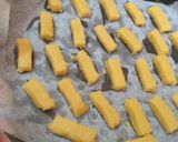 Foto langkah ke 4 dari resep Kastengel Keju Premium.