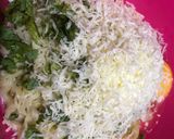 Foto langkah ke 2 dari resep Sosis Mie Gulung Gulung.