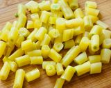 Hình bước làm 1 của món Salad Đậu Que Vàng & Trứng Gà (Vegetarian)