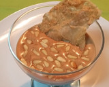 Foto del paso 6 de la receta: Crema de chocolate con crujiente de almendras y piñones 