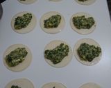 Foto del paso 6 de la receta: Empanadas de acelga y salsa blanca!