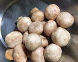A picture of step 1 of Creamy Garlic Mushroom.