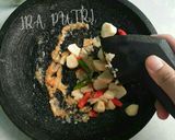 Foto langkah ke 1 dari resep Telor geprek crispy.