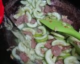 Foto langkah ke 3 dari resep Tumis Timun Telur.