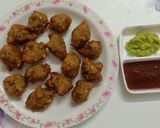 A picture of step 4 of Moong dal pakora.