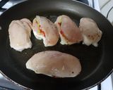 A picture of step 5 of Creamy mushroom chicken breast.