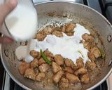 A picture of step 4 of Pizza Karahi.