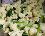 Foto langkah ke 5 dari resep Tumis kembang kol.