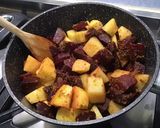 Une image de l'étape 10 de Velouté de betteraves rouges et pommes de terre au curry et gingembre.