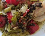 Foto del paso 5 de la receta: Muslitos de pollastre, especias y prebes vermells - Pollo con especias y pimientos rojos en su salsa