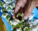 Foto langkah ke 8 dari resep Klepon Gula merah.