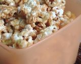 Foto langkah ke 4 dari resep Pop corn caramel #1.