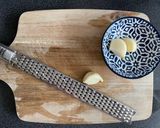 Une image de l'étape 1 de Le vrai Tzatziki 🇬🇷 traditionnel Grec, avec Ouzo.