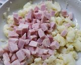 Foto del passaggio 3 della ricetta Cavolfiore e prosciutto cotto in pasta sfoglia