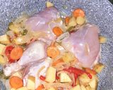 Foto del paso 2 de la receta: Estofado de pollo con vino blanco