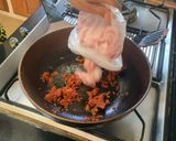 รูปขั้นตอนการทำที่ 4 ของ หมูสามชั้นผัดพริกถั่ว