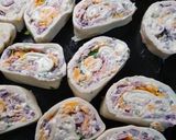 Foto del paso 4 de la receta: Arrolladitos de panceta y cheddar