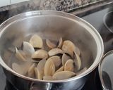 Foto del paso 2 de la receta: Tagliatelle al huevo con langostinos y almejas