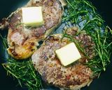 Hình bước làm 2 của món BeefSteak lá hương thảo và truffle