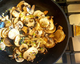 Foto del paso 2 de la receta: Pasta "casareccia" con champiñones y salsa de curry #cumplimos8